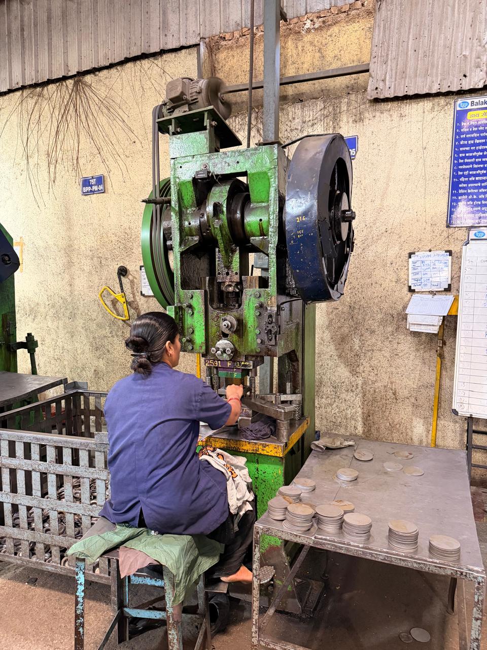 Pneumatic Press 300 Ton