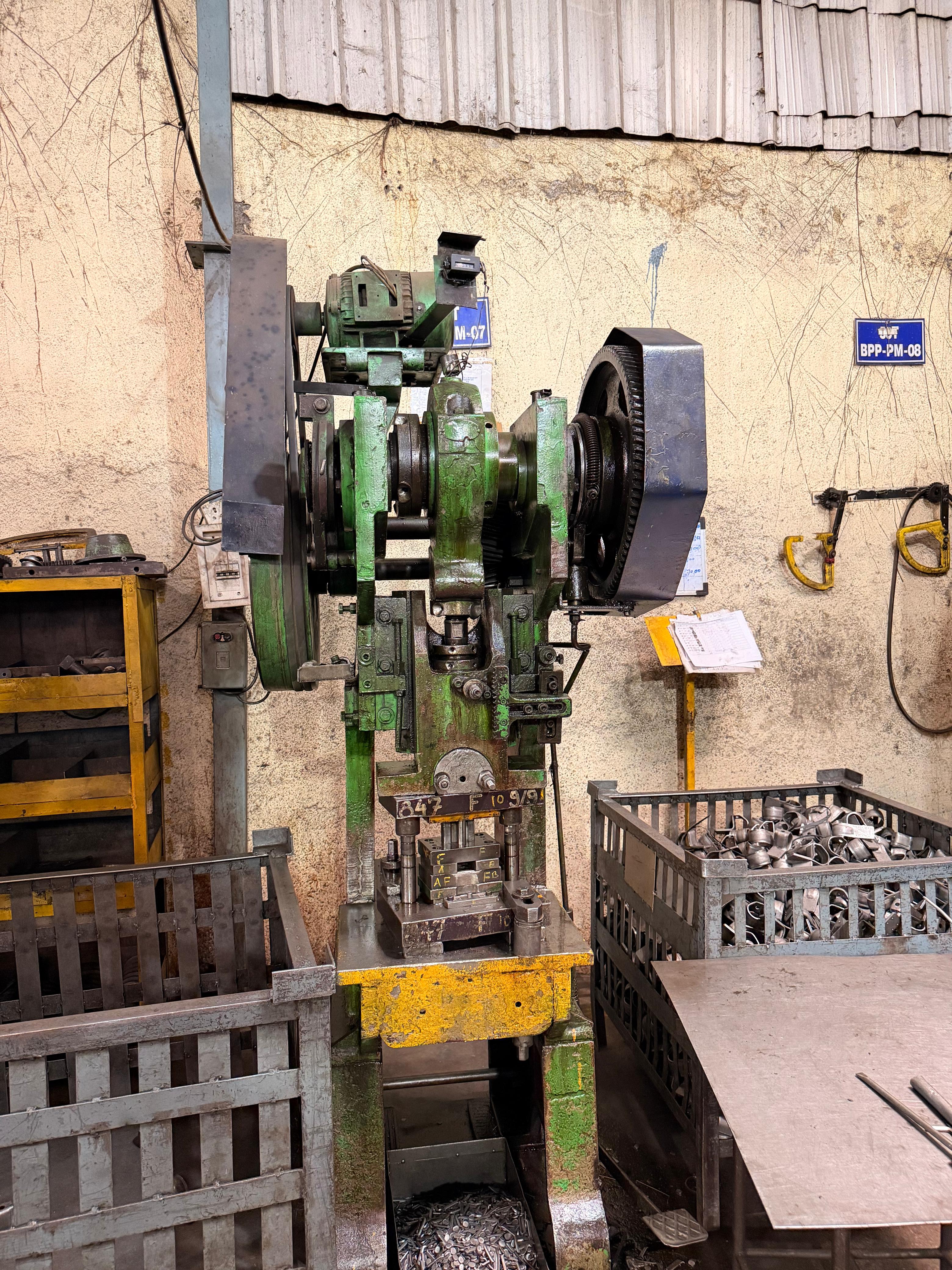 Pneumatic Press 300 Ton