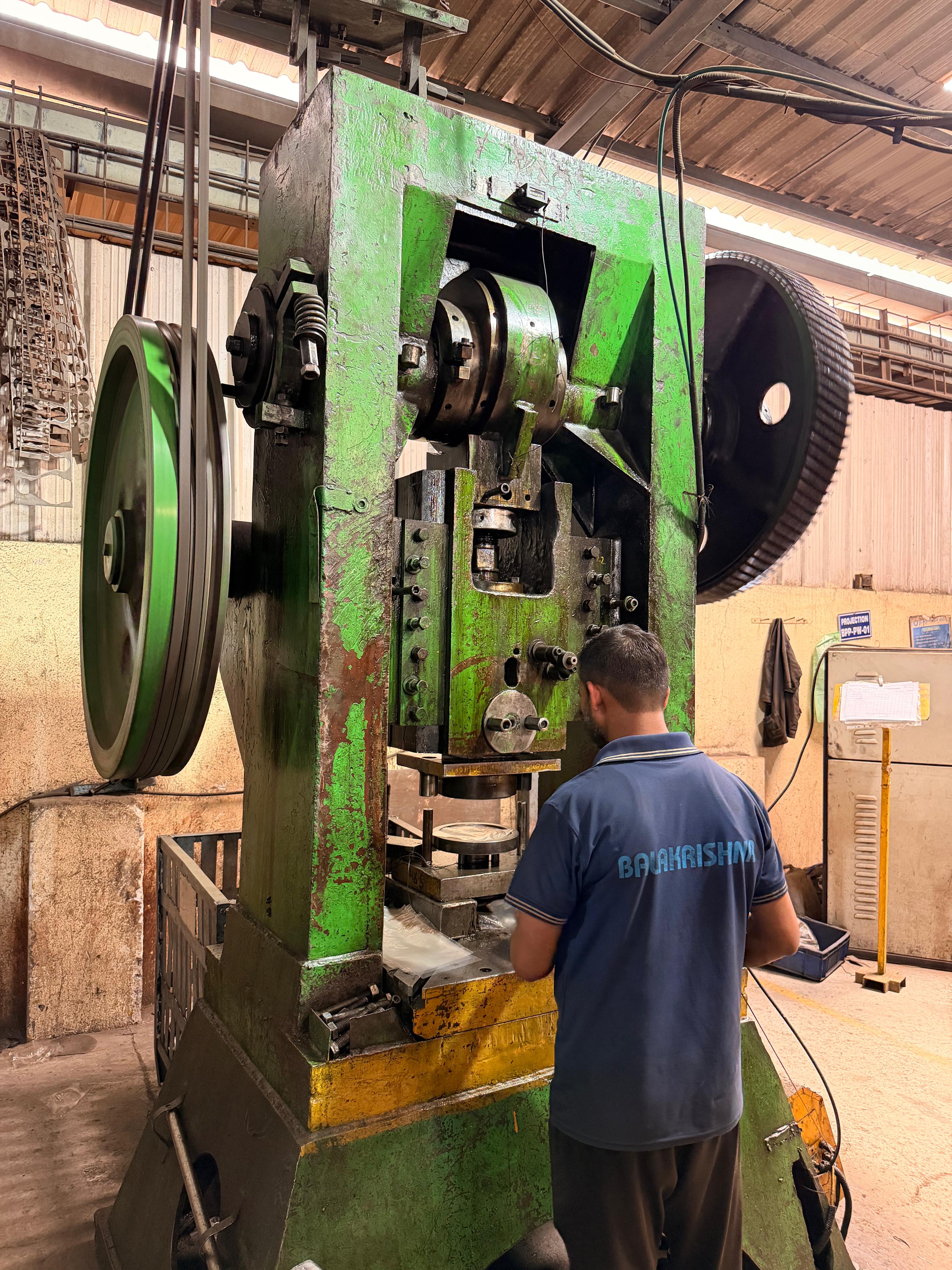 Pneumatic Press 300 Ton