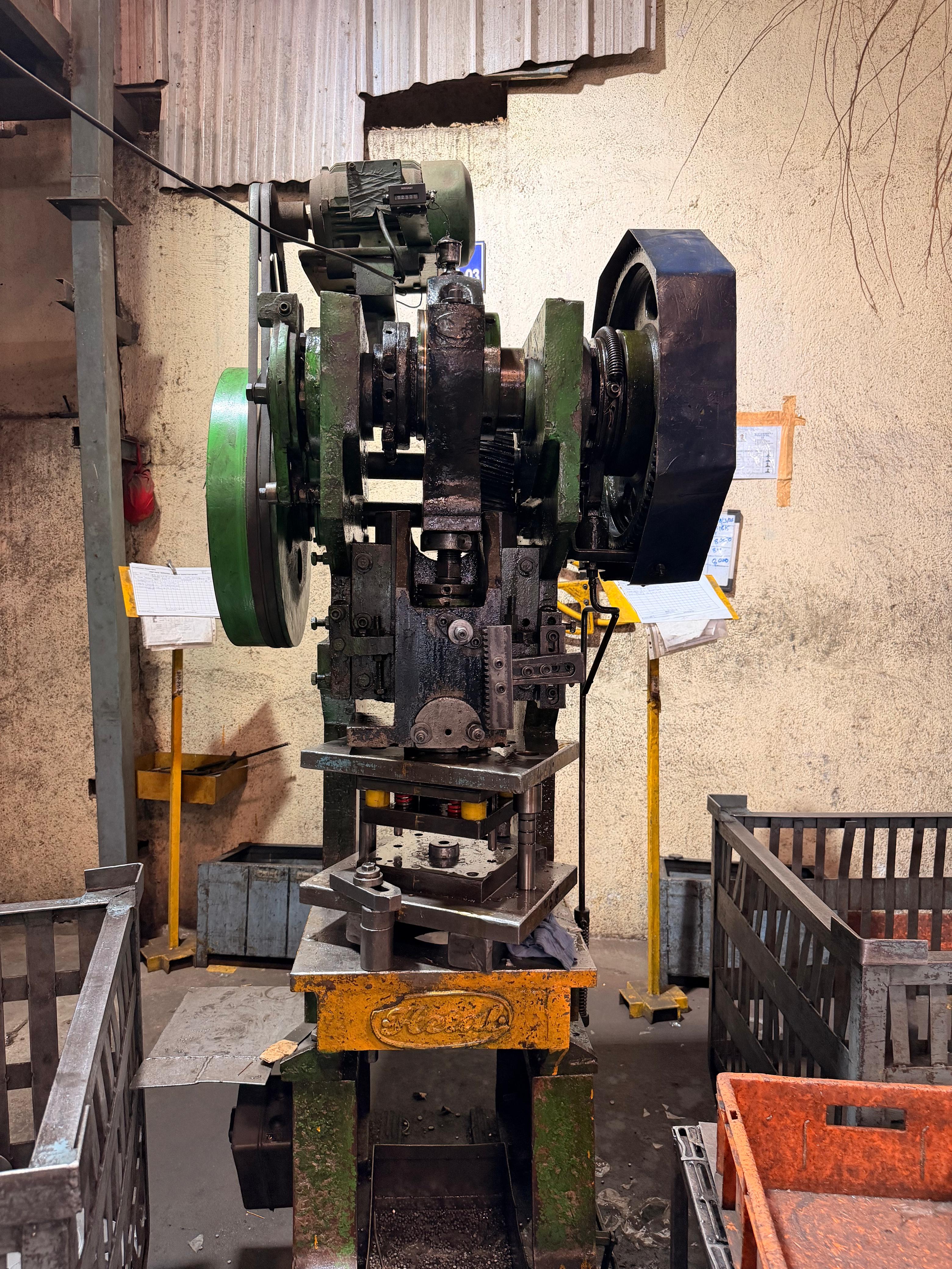 Pneumatic Press 300 Ton