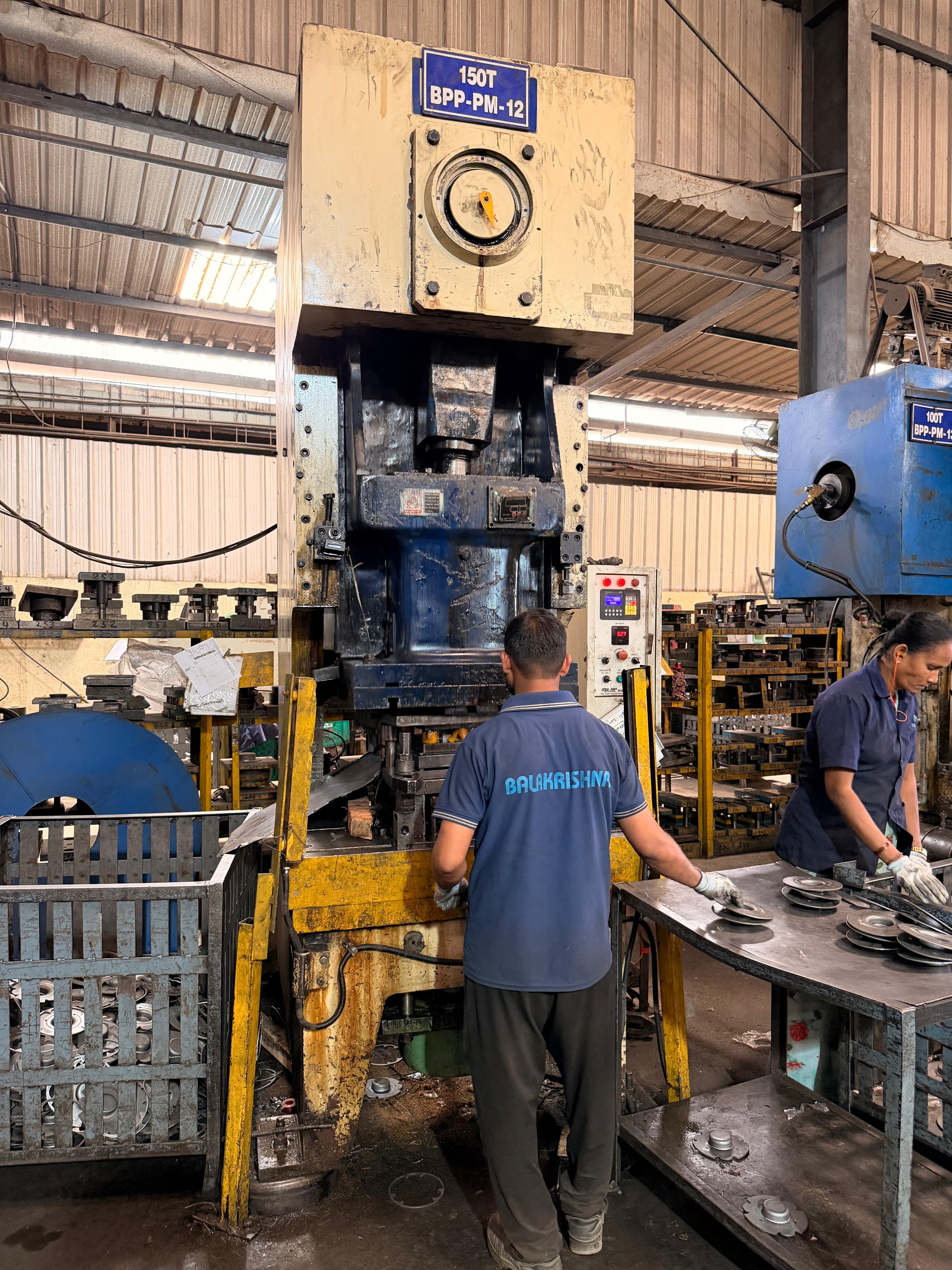 Pneumatic Press 300 Ton