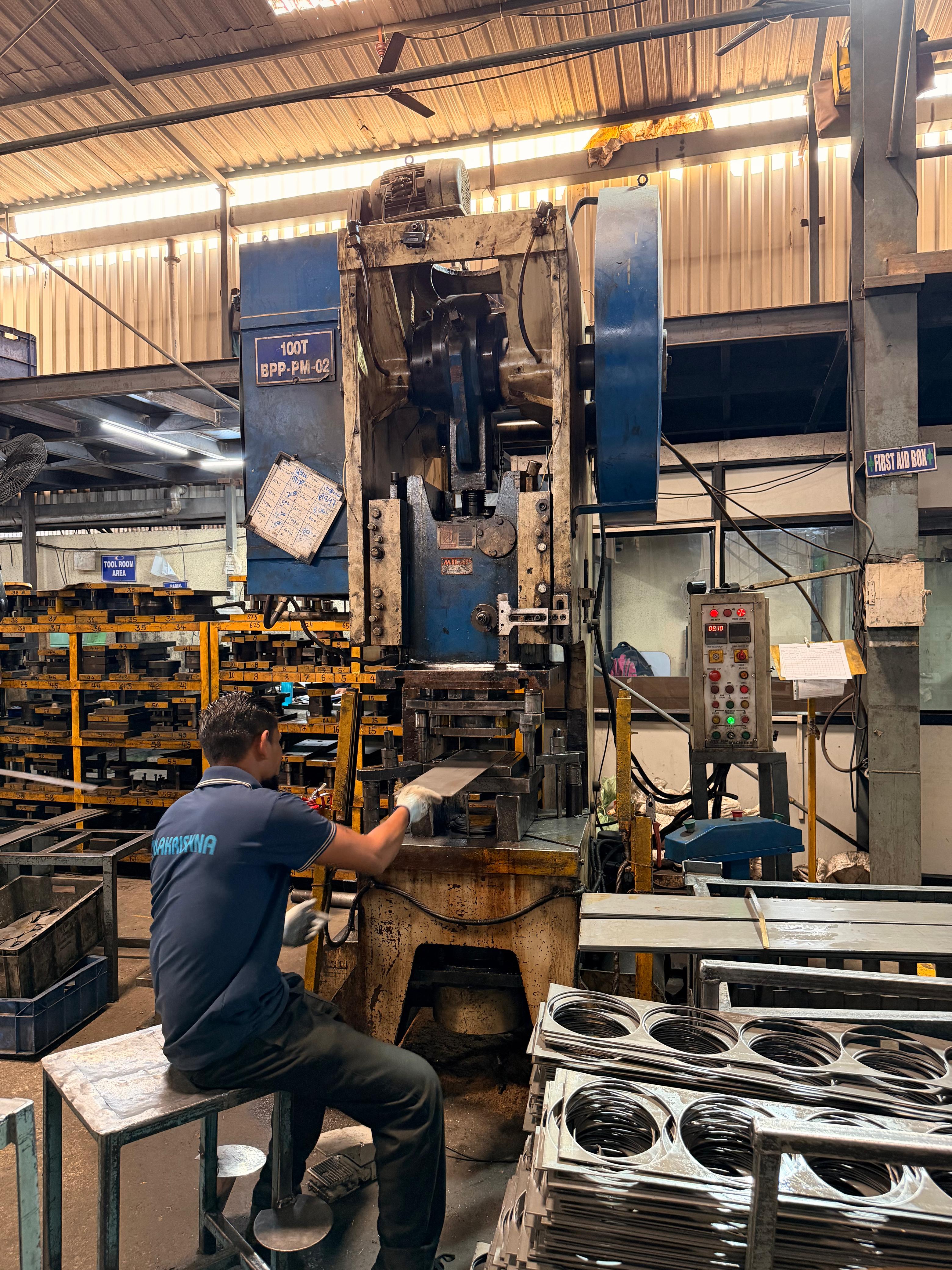 Pneumatic Press 300 Ton