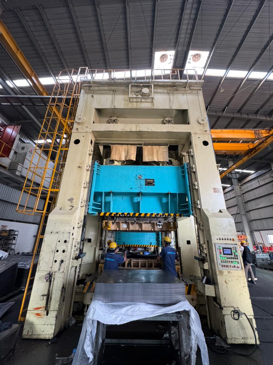 Pneumatic Press 1000 Ton