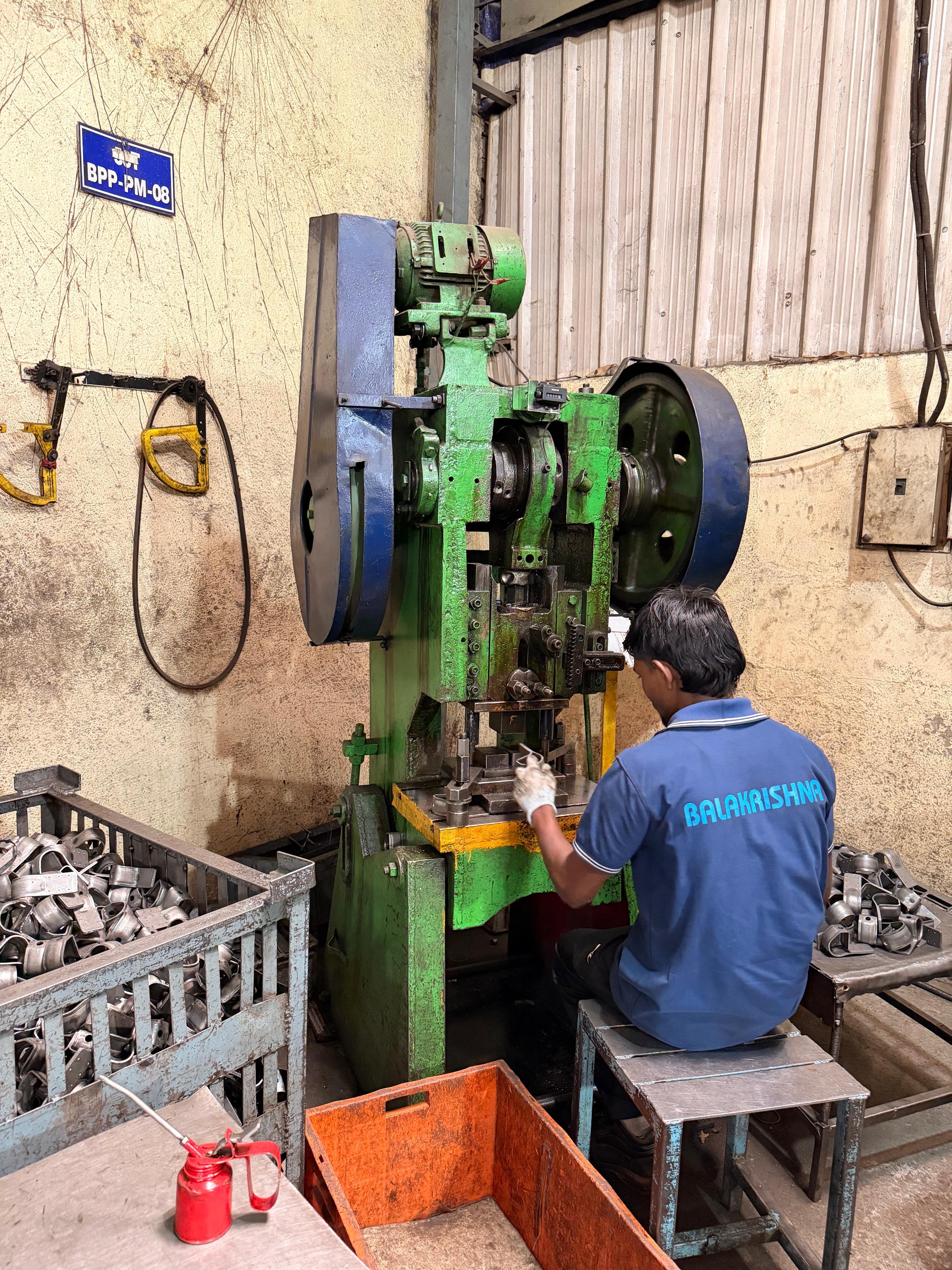 Pneumatic Press 300 Ton