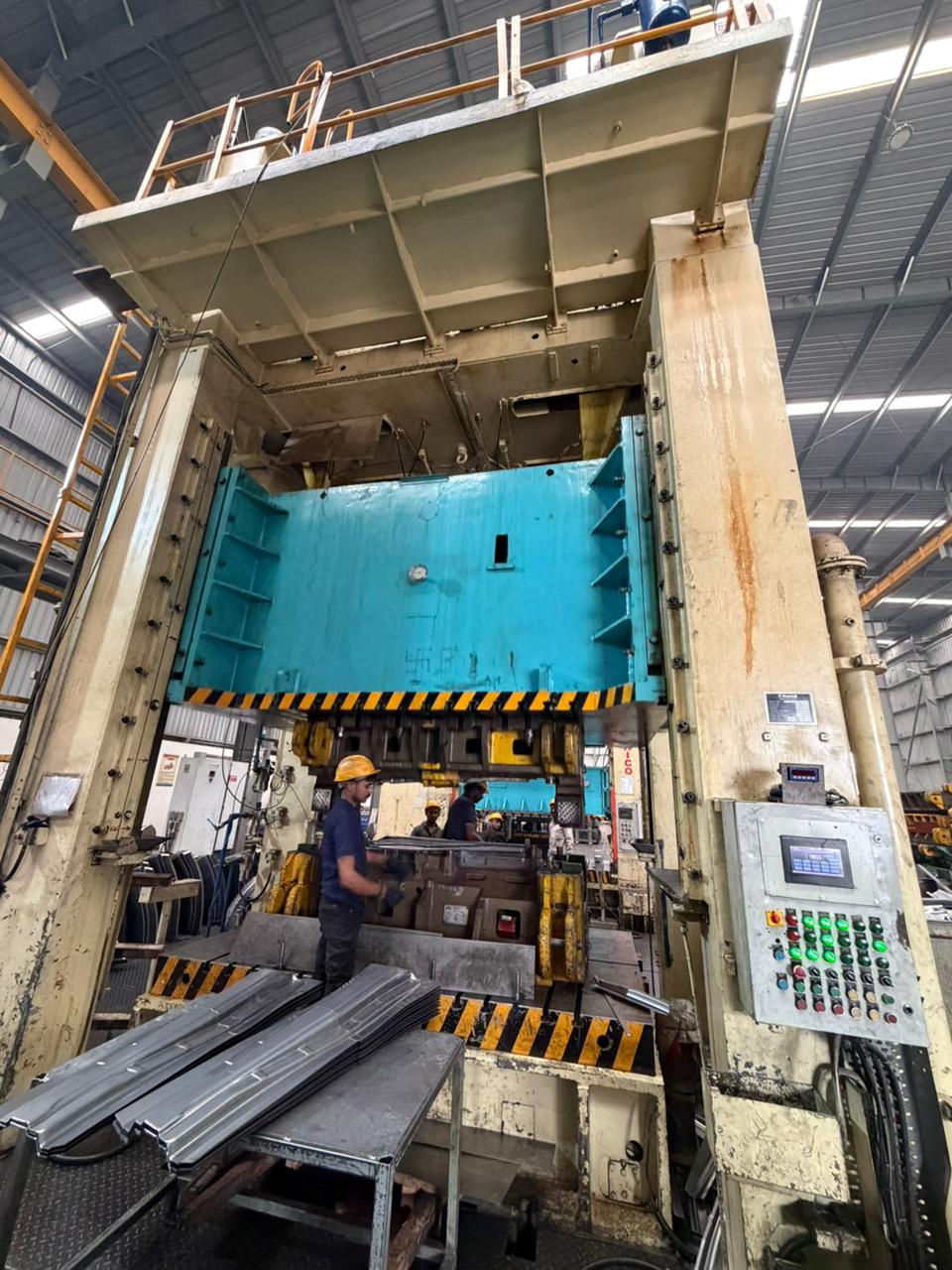 Pneumatic Press 800 Ton