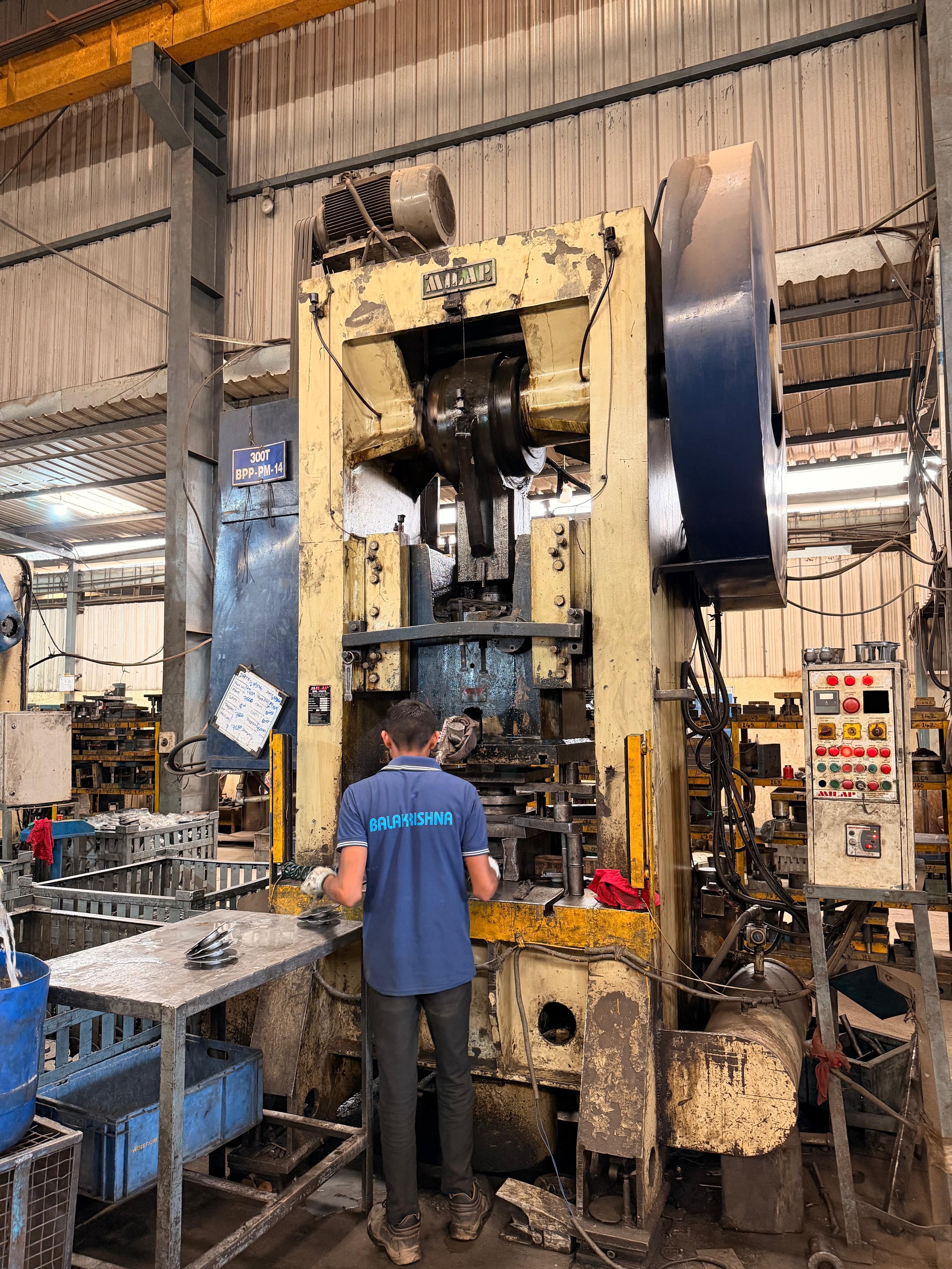 Pneumatic Press 300 Ton