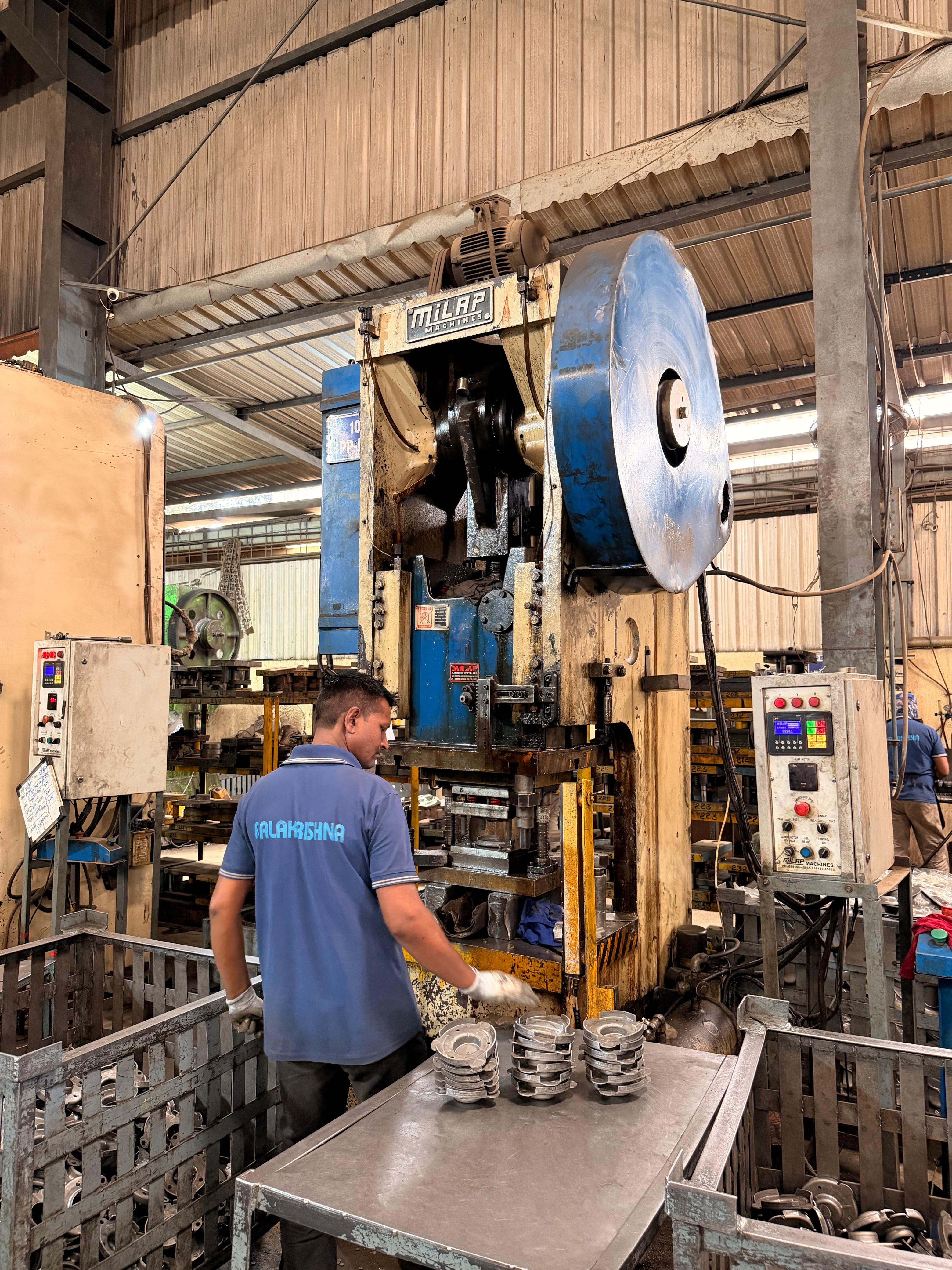 Pneumatic Press 300 Ton